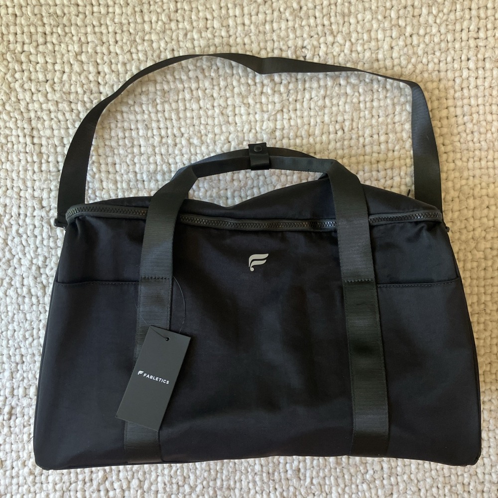 NWT Fabletics The Convertible Travel Bag Garment Bag In Black One Size MSRP $110